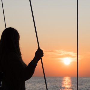 atardecer y cena a bordo
