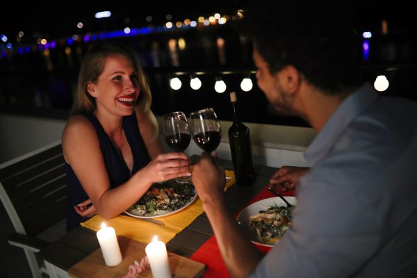 Noche especial parejas en barco Noche romántica con cena y pernocta